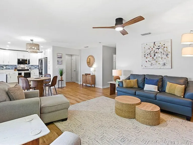 201 Pompano Dr SE #C — Photo 19