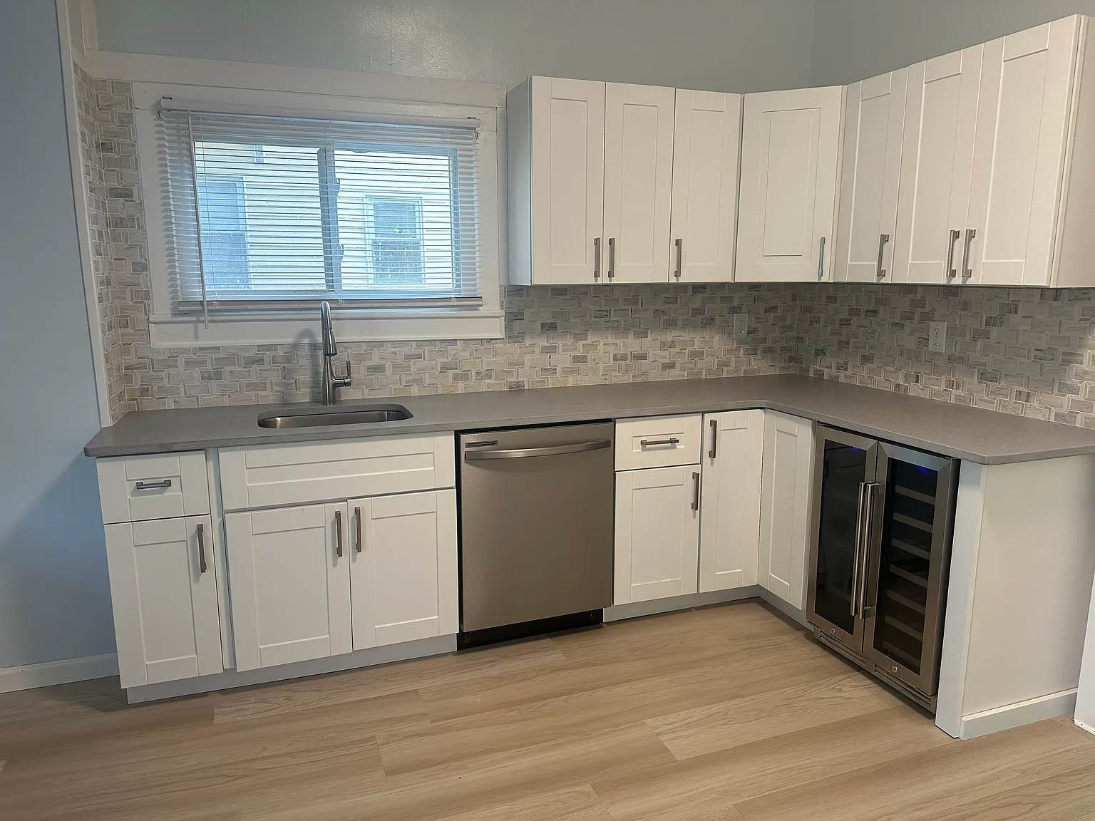 10 bed, 2944 sqft, $7,450 — Photo 2