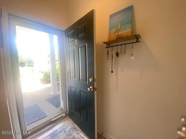 3 bed, 2.0 bath, 1335 sqft, $1,650 — Photo 4