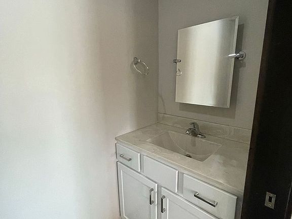 5th image of 516-518 W Thomas St #516