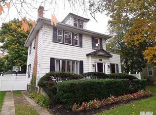 374 Midwood Rd, Woodmere, NY 11598