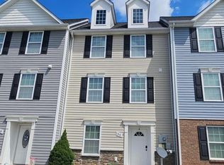 34 Hanger Ct, Inwood, WV 25428