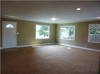 3rd image of 1595 3rd St NE