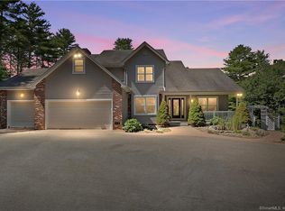 16 Rooke Point Dr, Griswold, CT 06351