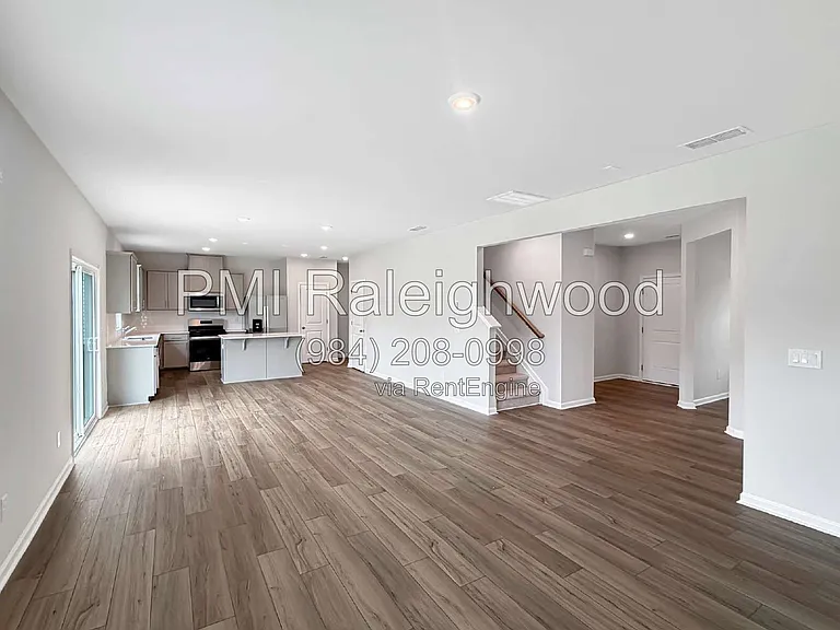 612 Westford Dr — Photo 4