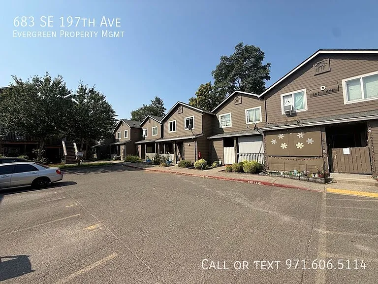 683 SE 197th Ave — Photo 47