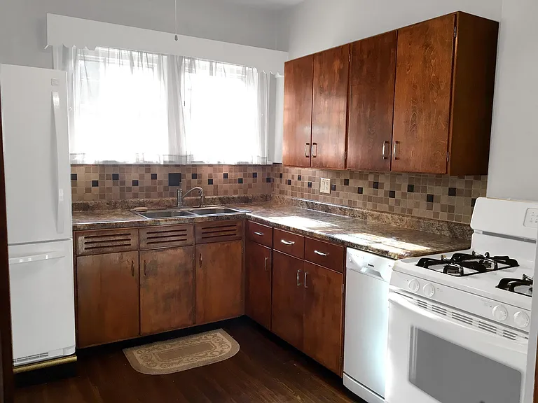 322 Lincoln Ave — Photo 6