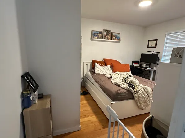 22-14 Astoria Boulevard image 11 of 14