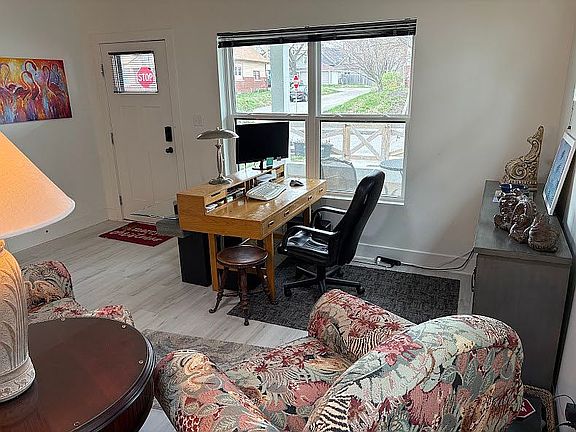3rd image of 401 Sanders St