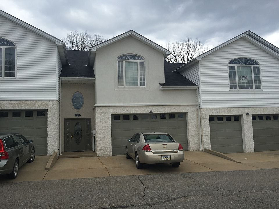 1st image of 302 Chateau Dr