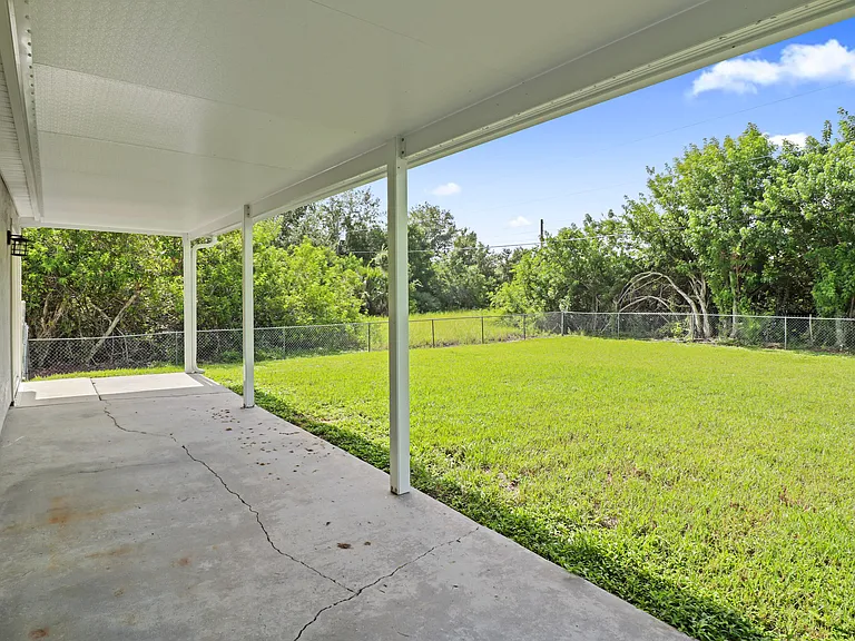 610 NW Billiar Ave — Photo 24