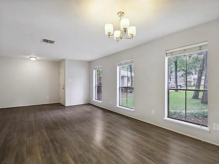 24 E Bigelow Oak Ct — Photo 2