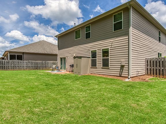 5th image of 830 Cotton Creek Dr