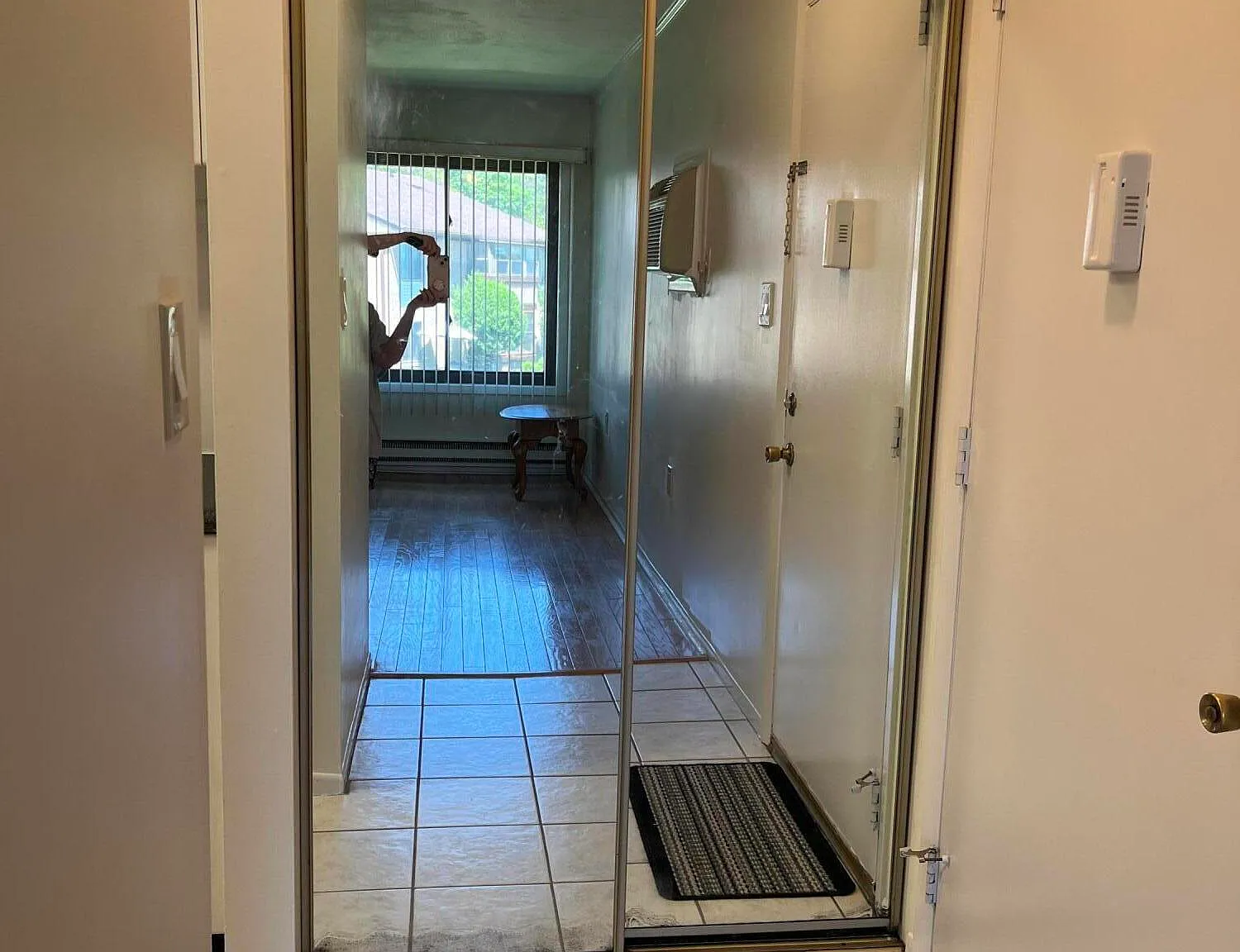 2 bed, 1130 sqft, $2,200 — Photo 2