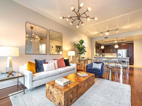 4th image of 1900 McKinney Ave APT 2610