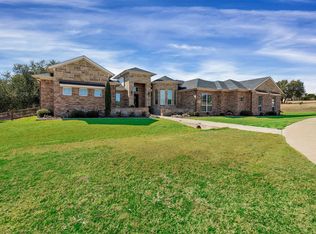 100 Maverick Ct, Granbury, TX 76049