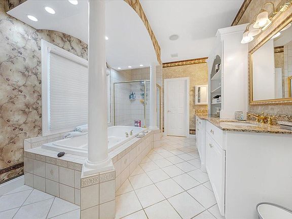 5th image of 6770 Hidden Woods Dr
