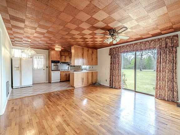 3rd image of 203 Pilgrims Rest Rd