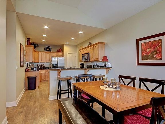 5th image of 2690 Canterbury Cir