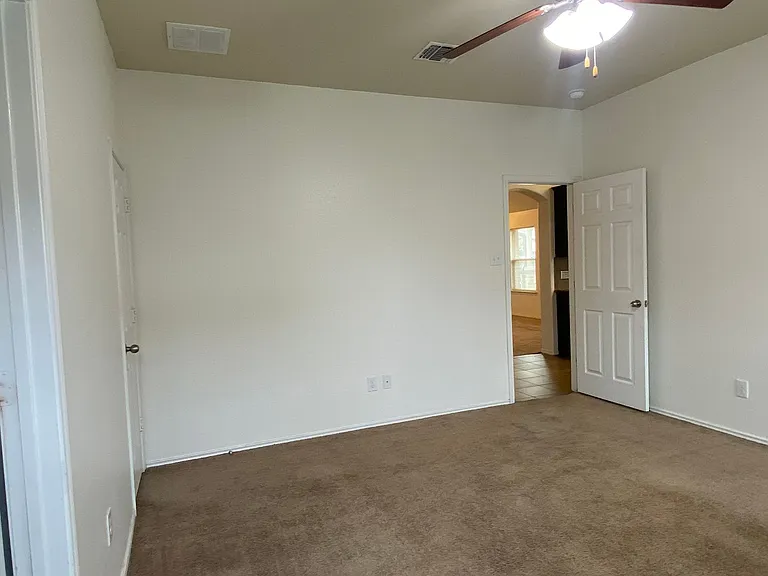 6011 Ambrose Cir — Photo 11