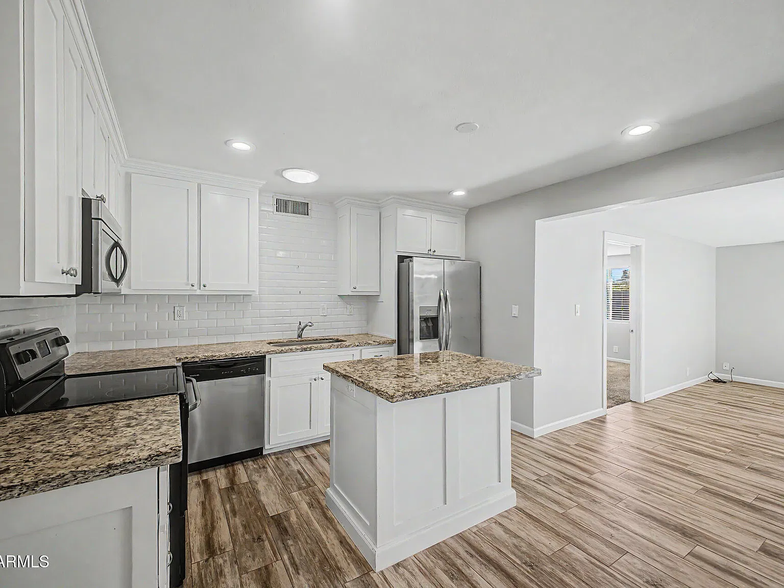 3 bed, 2.0 bath, $2,100 — Photo 4