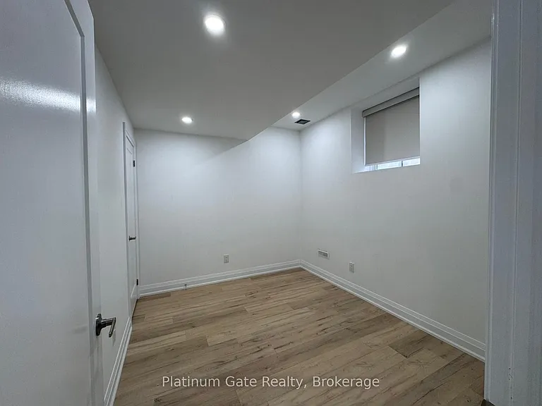 1433 Twilite Blvd #LOWER — Photo 8