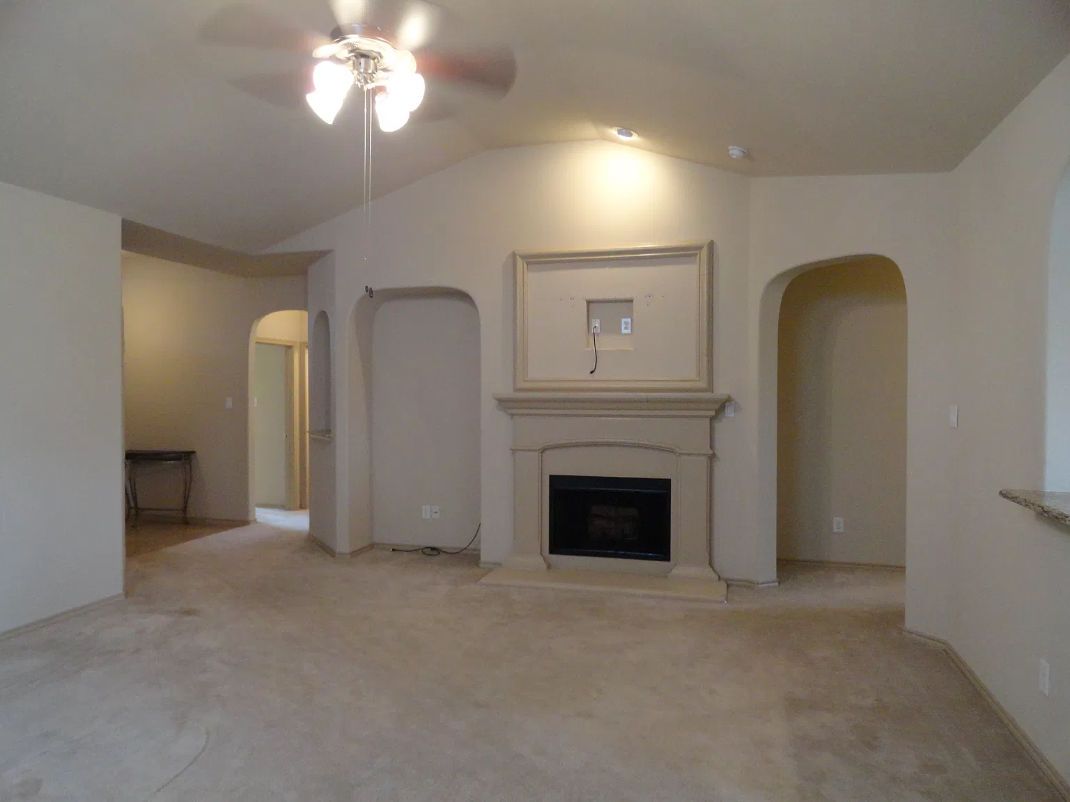 3 bed, 1801 sqft, $2,150 — Photo 2