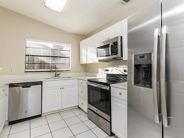 3172 Burlington Dr — Photo 9
