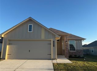 222 Cross Ln, Caldwell, TX 77836