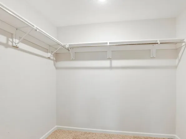 1202 Kinnikinnick Ct, Longmont, CO 80504