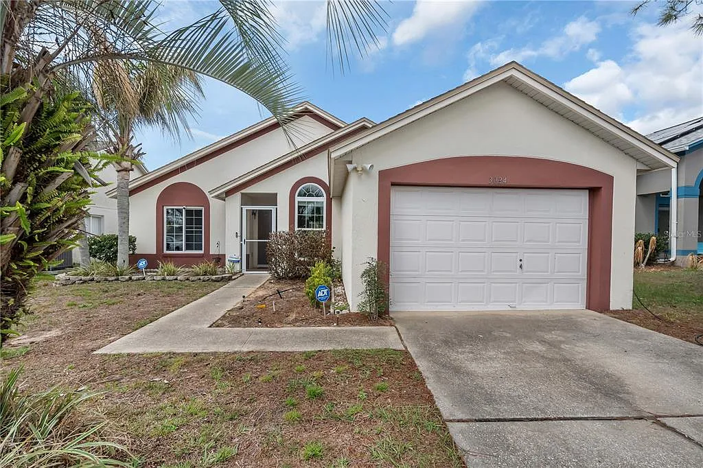 3 bed, 2.0 bath, 1176 sqft, $2,100 — Photo 2