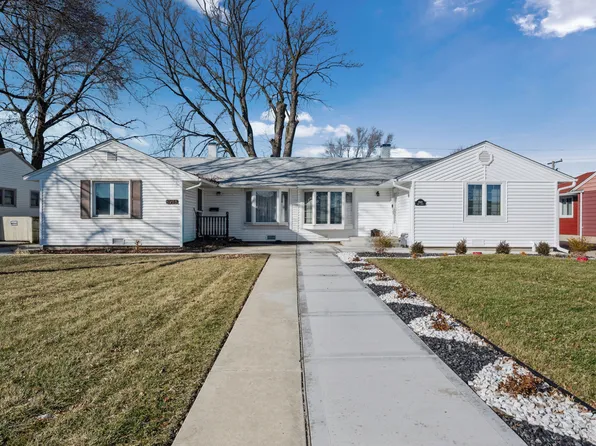 8948 S Main St, Hometown, IL 60456