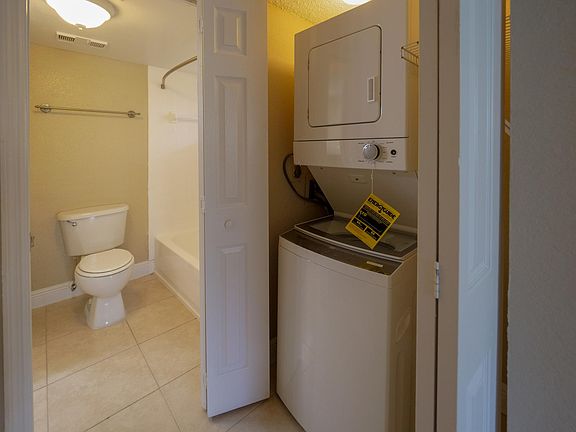 5th image of 645 Rosewood Ct APT 2A