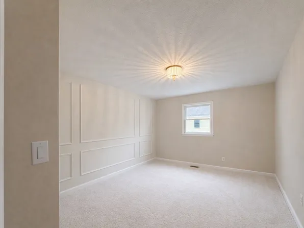 109 Watzel Ln, Hendersonville, NC 28792