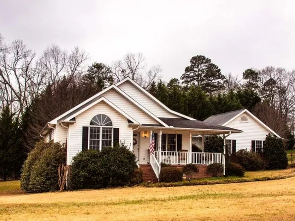 12007 N Ridge Dr, Seneca, SC 29672