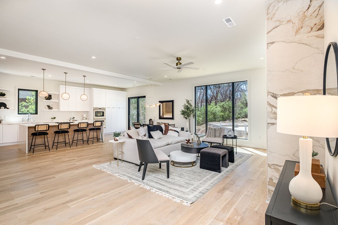 next background image