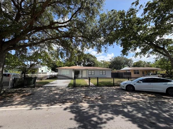 1135 NW 127th St