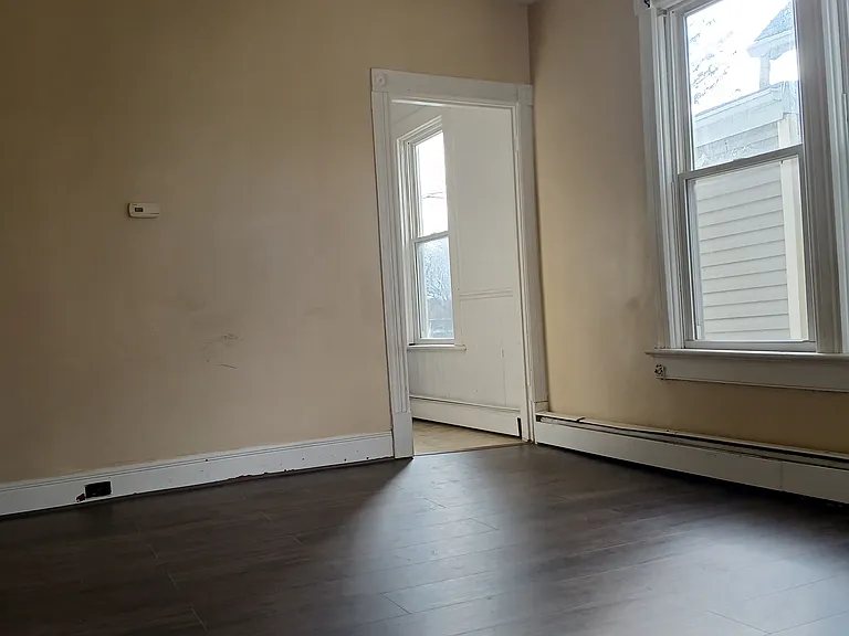 139 N Clinton St #2 — Photo 8