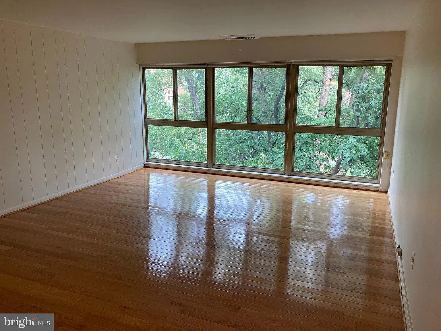 1 bed, 1.0 bath, 781 sqft, $1,995 — Photo 2