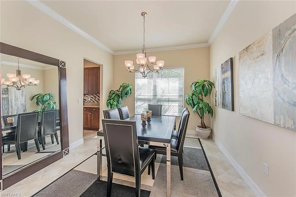 3 bed, 2.0 bath, 2300 sqft, $9,000 — Photo 4