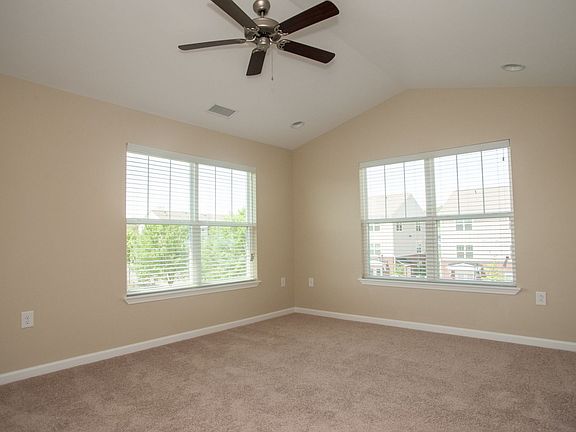 4th image of 1625 Elmwood Ct Unit 201
