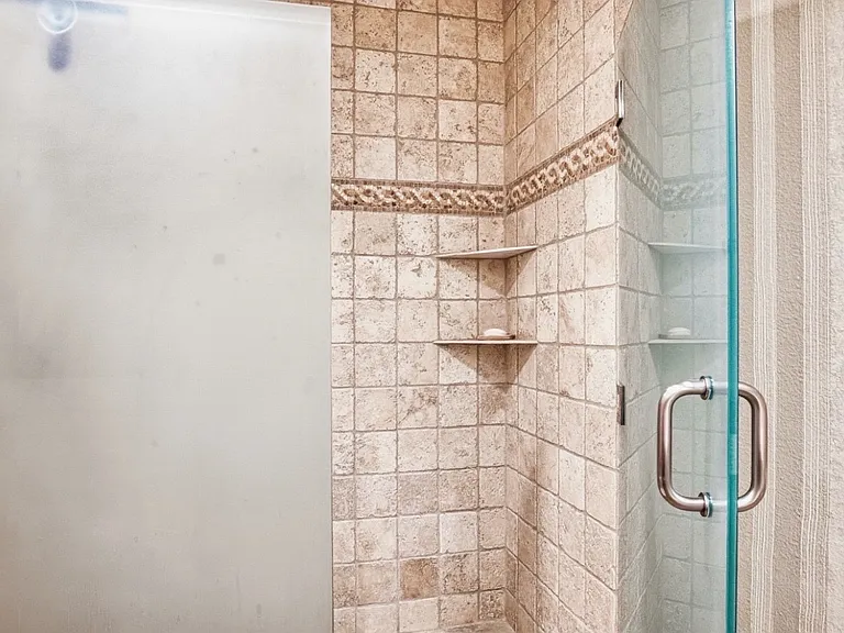 42 Colonial Dr — Photo 18