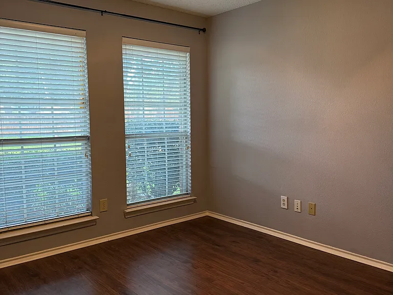 9701 Concord Dr — Photo 11
