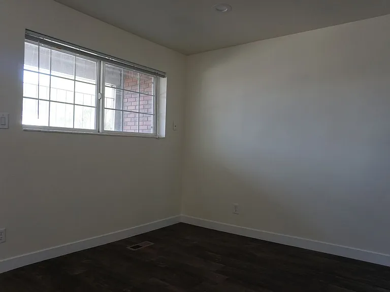 8287 S Ivy Dr — Photo 3