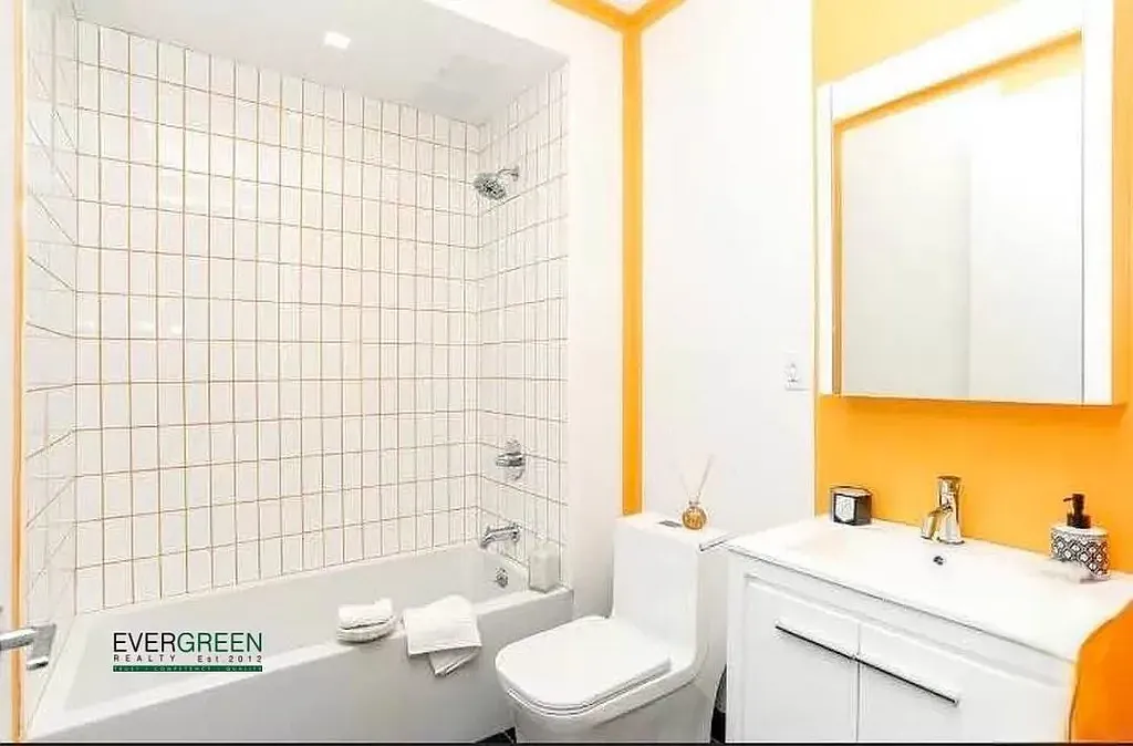 2250 Clarendon Road — Photo 4