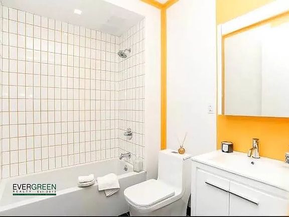 5th image of 3206 Glenwood Rd #4D