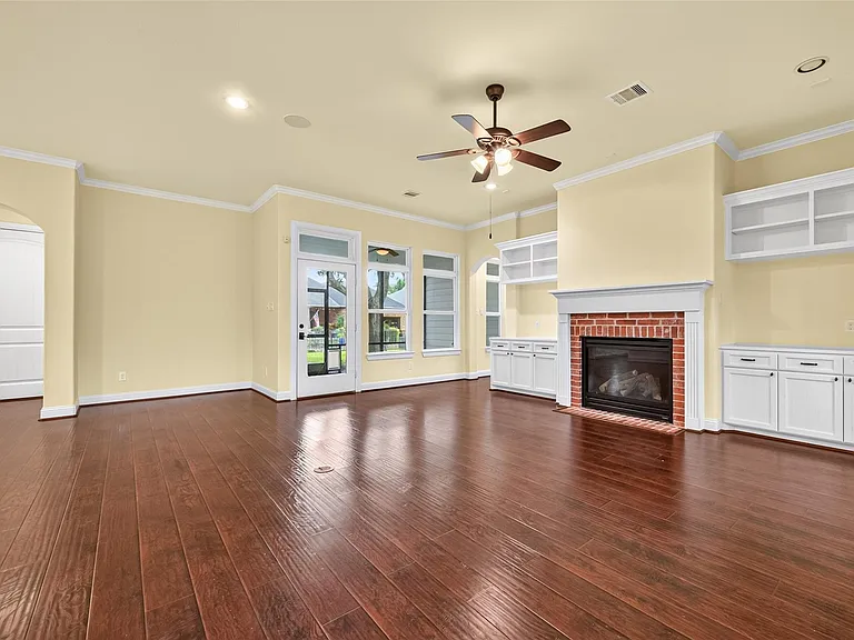 4727 Lake Village Dr — Photo 12