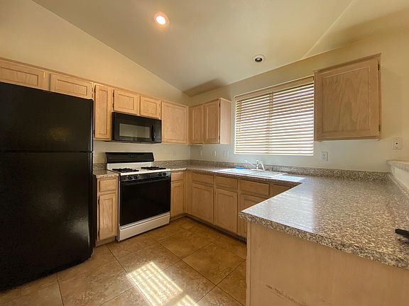 3rd image of 9716 Meadowville Ave
