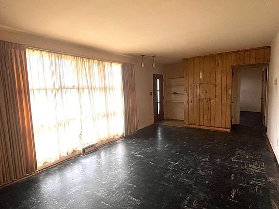 4th image of 4205 Crestview Dr