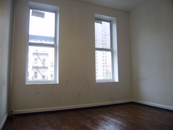 4th image of 2060 2nd Ave APT 1B